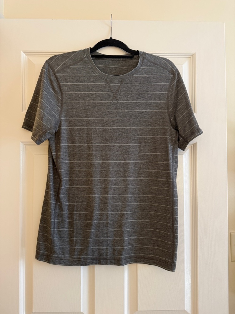 lululemon athletica Men's Heathered Gray Stripe Crew Tee